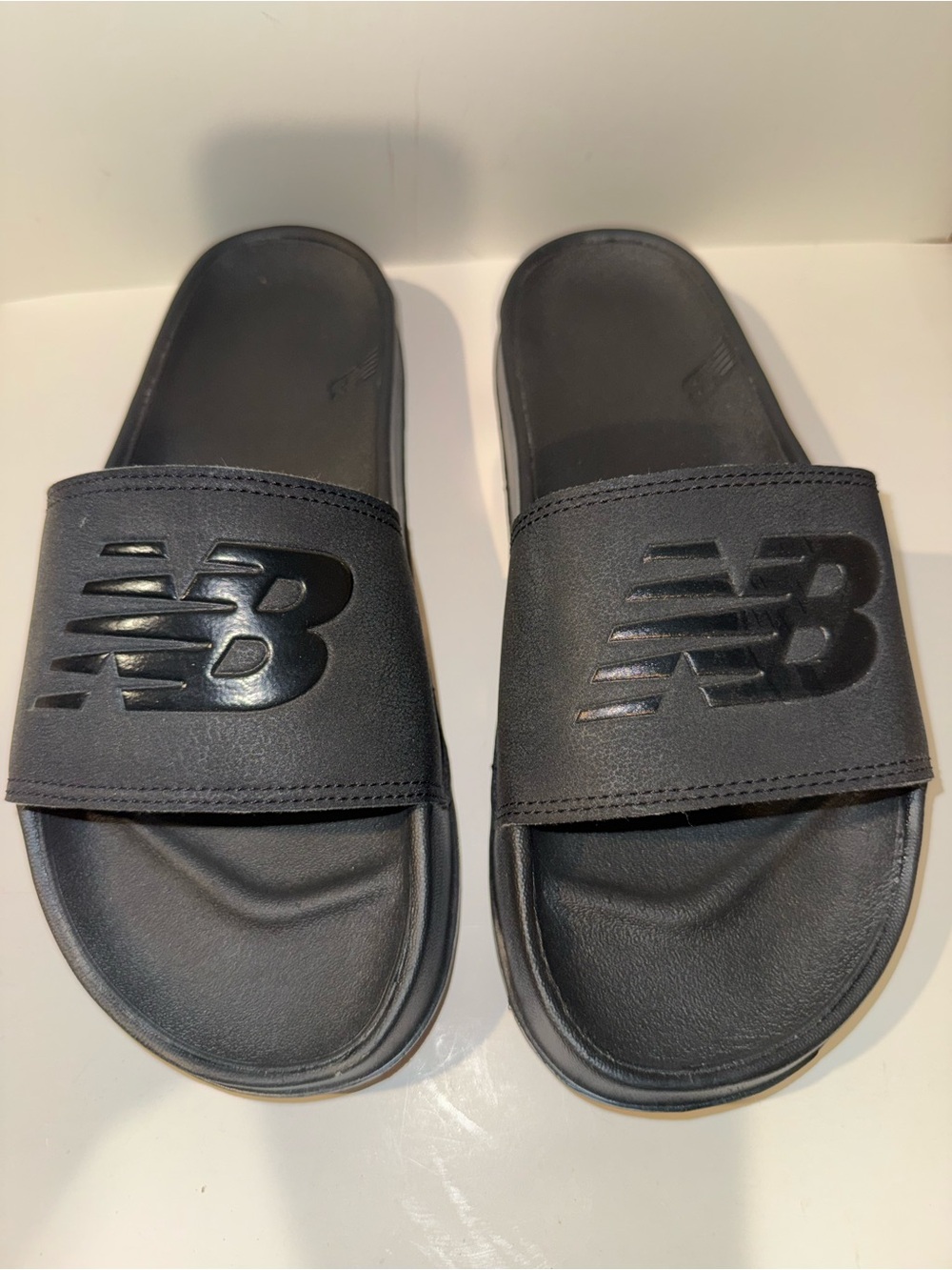 New Balance Black Women’s Slide Sandals with Embossed Logo size 9